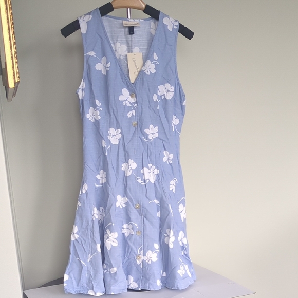 Universal Thread Dresses & Skirts - Universal Thread Light Blue Dress with White Floral Design And Pockets